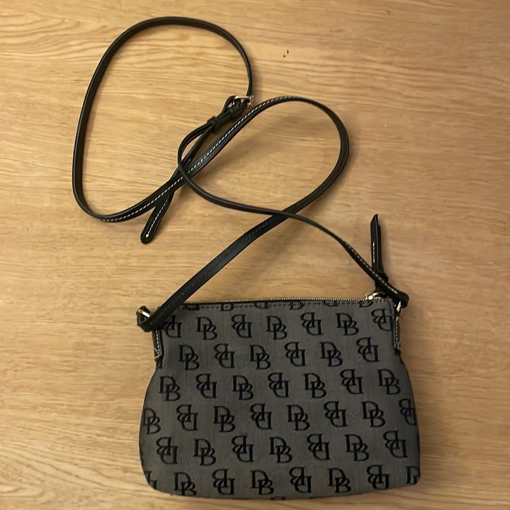 DOONEY & BOURKE (MINT) AUTHENTIC CROSSBODY, NWT - Picture 5 of 14